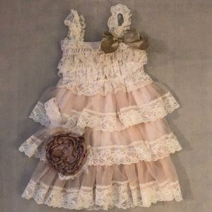 Lace dress with bow